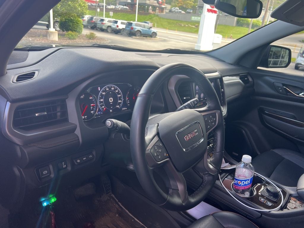 2023 GMC Acadia AT4