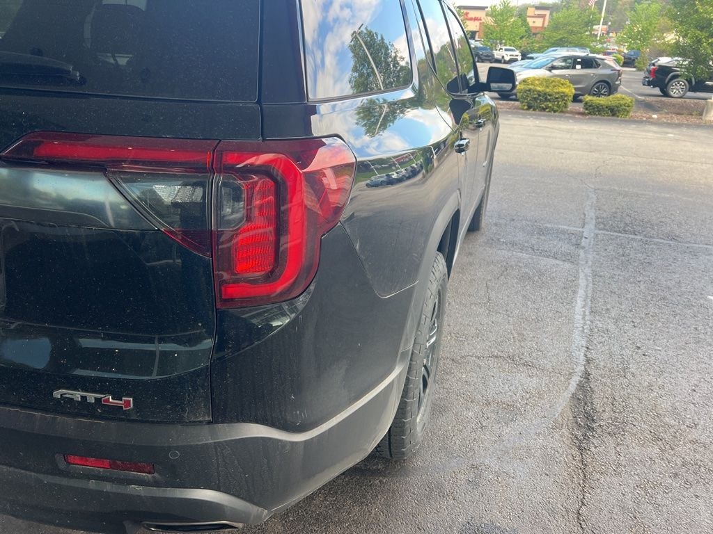 2023 GMC Acadia AT4