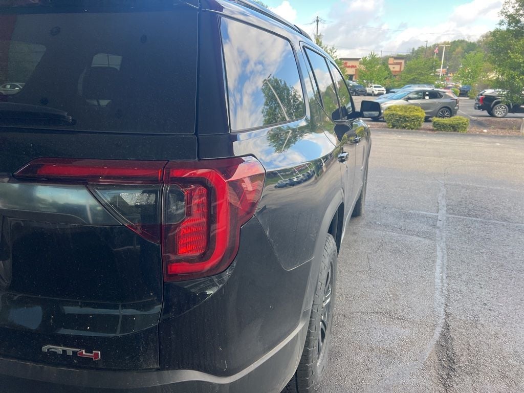 2023 GMC Acadia AT4