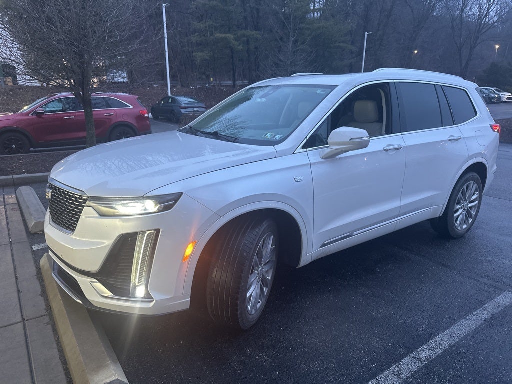 2022 Cadillac XT6 Premium Luxury