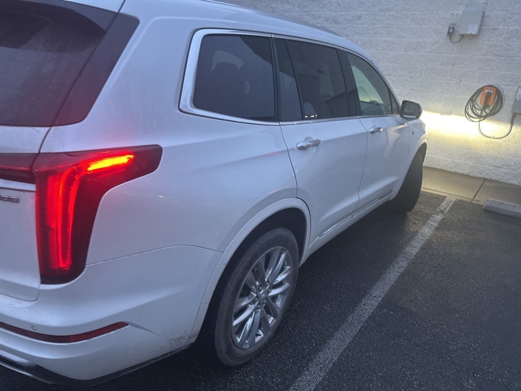 2022 Cadillac XT6 Premium Luxury