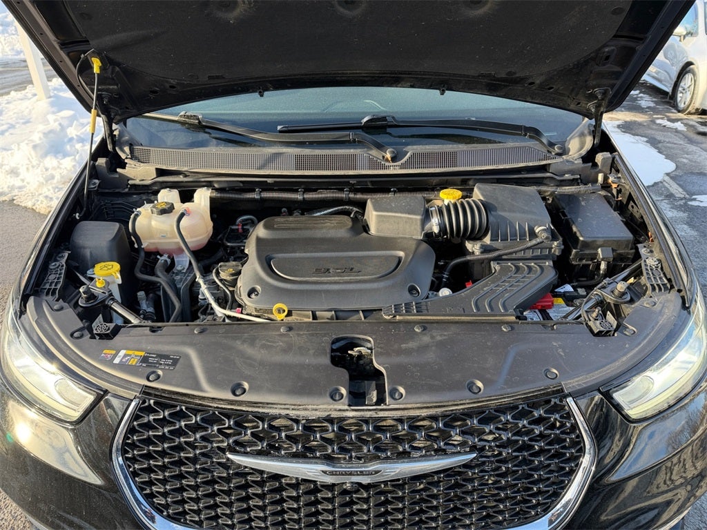 2025 Chrysler Pacifica Select