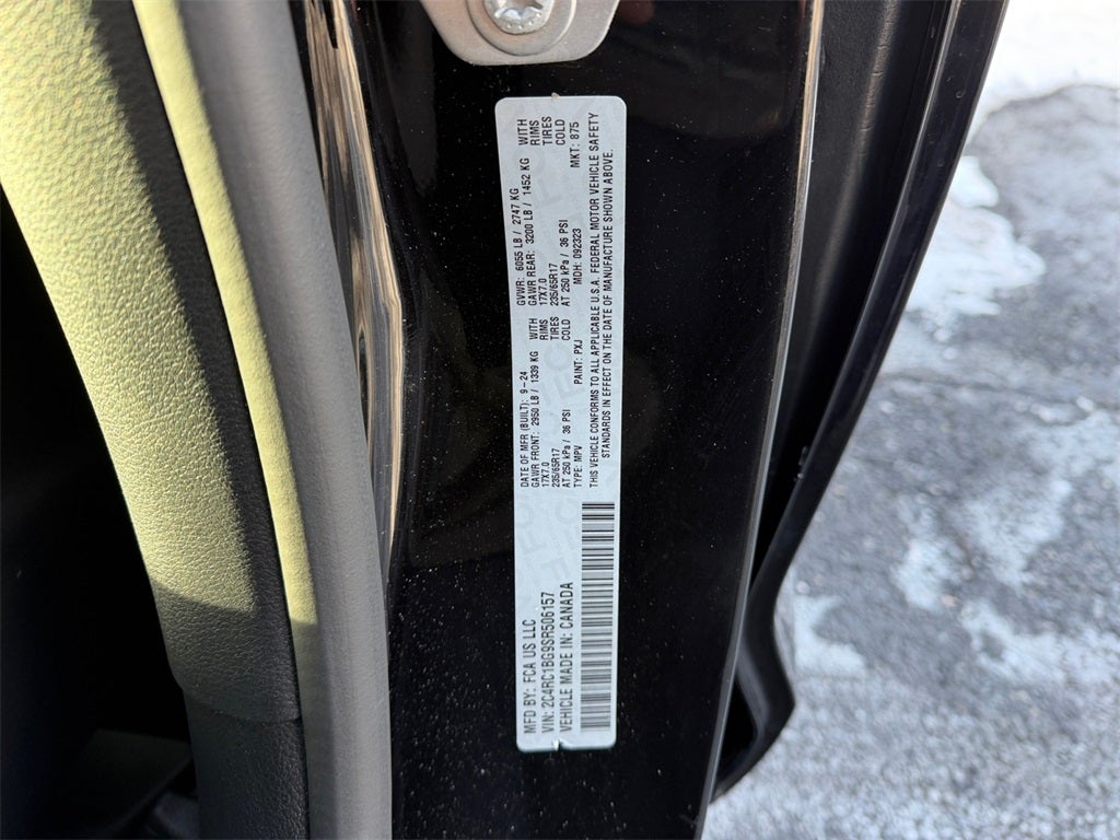 2025 Chrysler Pacifica Select