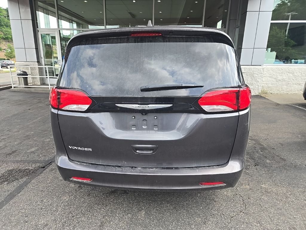 2023 Chrysler Voyager LX