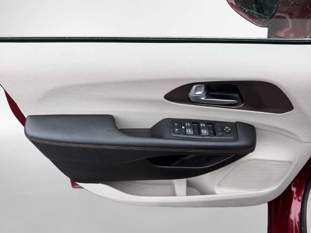 2017 Chrysler Pacifica Touring L Plus