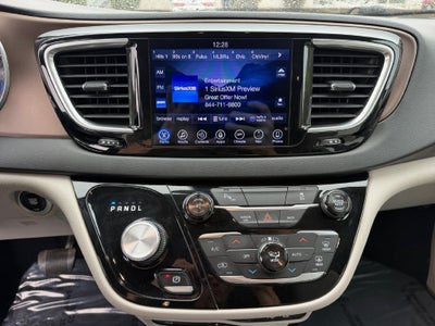 2017 Chrysler Pacifica Touring L Plus