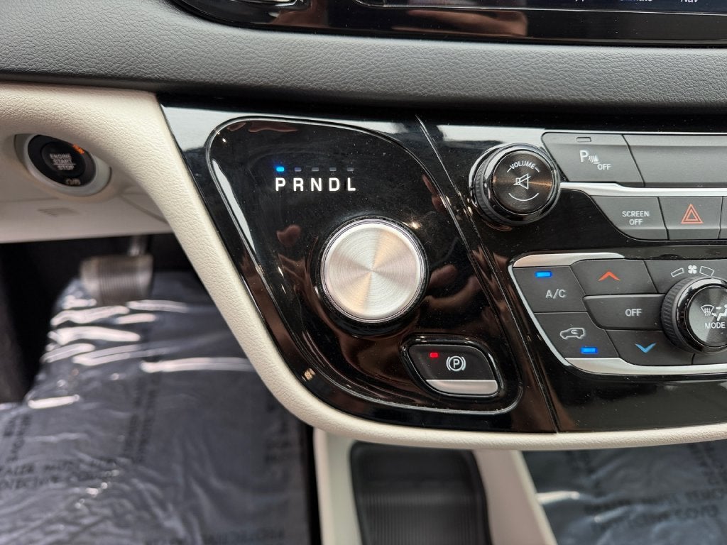 2017 Chrysler Pacifica Touring L Plus