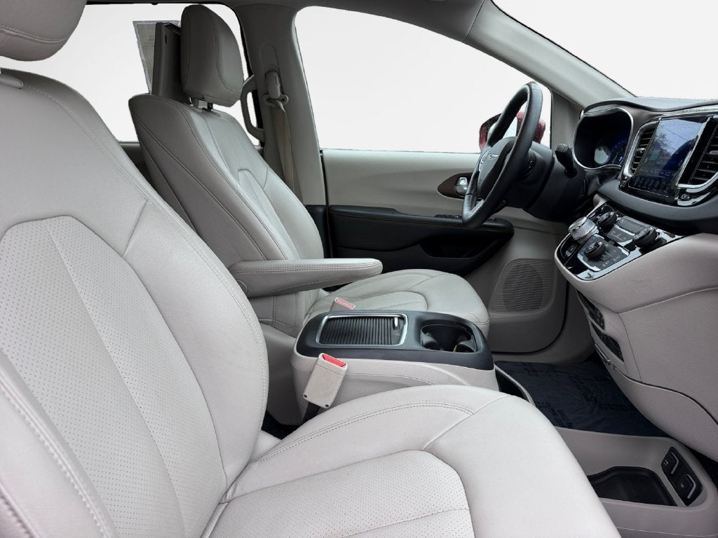 2017 Chrysler Pacifica Touring L Plus