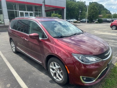 2017 Chrysler Pacifica Touring L Plus