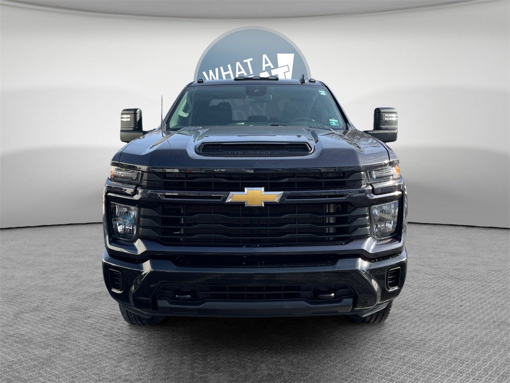 2024 Chevrolet Silverado HD Custom