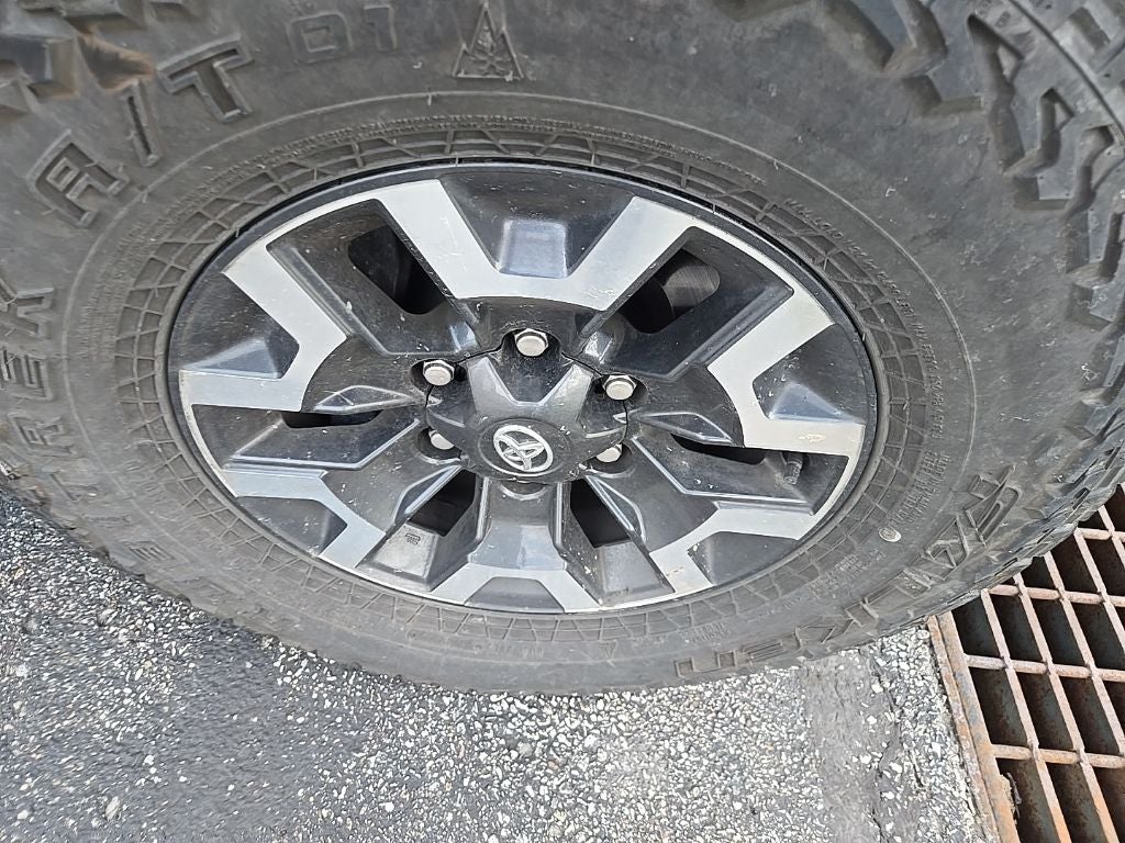 2022 Toyota Tacoma TRD Off-Road V6