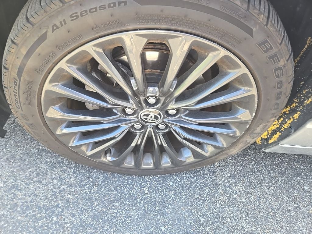 2021 Toyota Avalon Hybrid XSE
