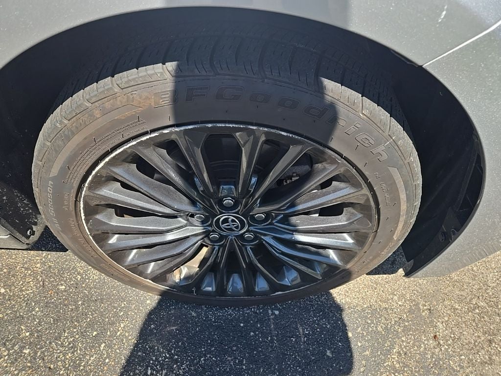 2021 Toyota Avalon Hybrid XSE