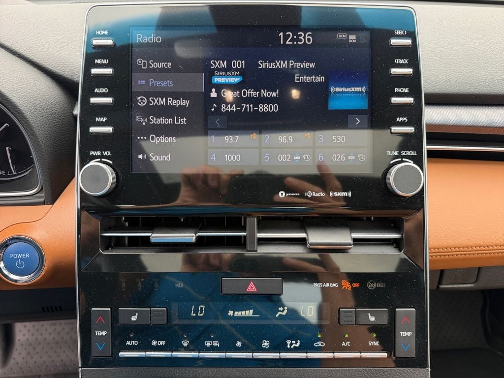 2021 Toyota Avalon Hybrid XSE