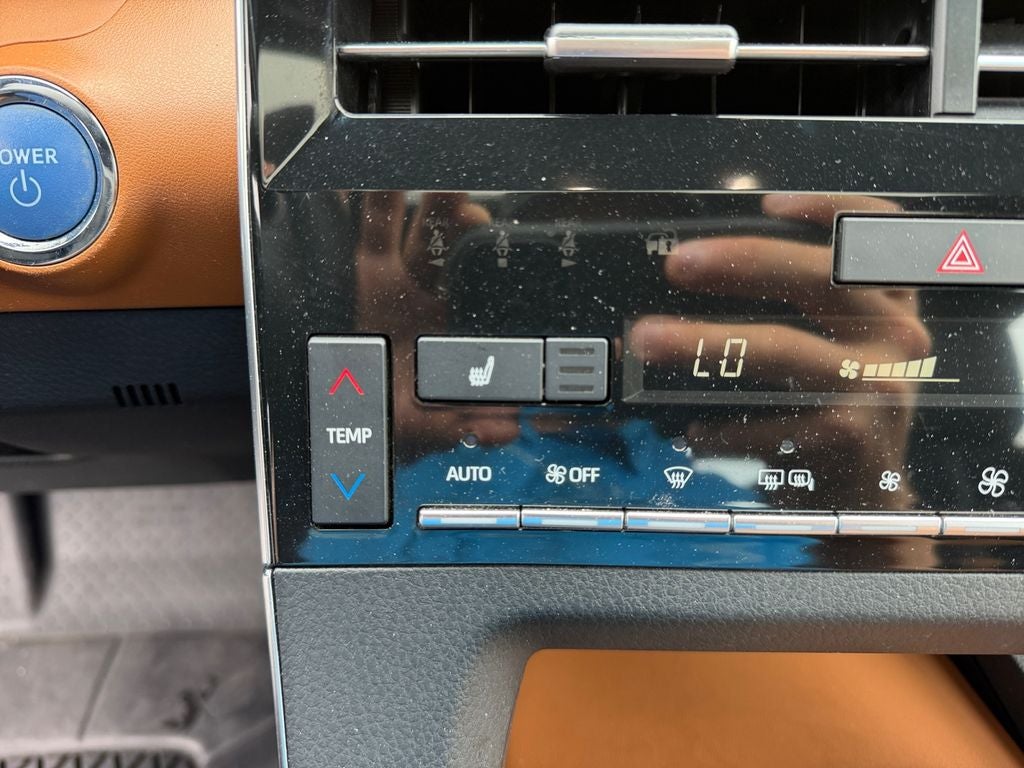 2021 Toyota Avalon Hybrid XSE