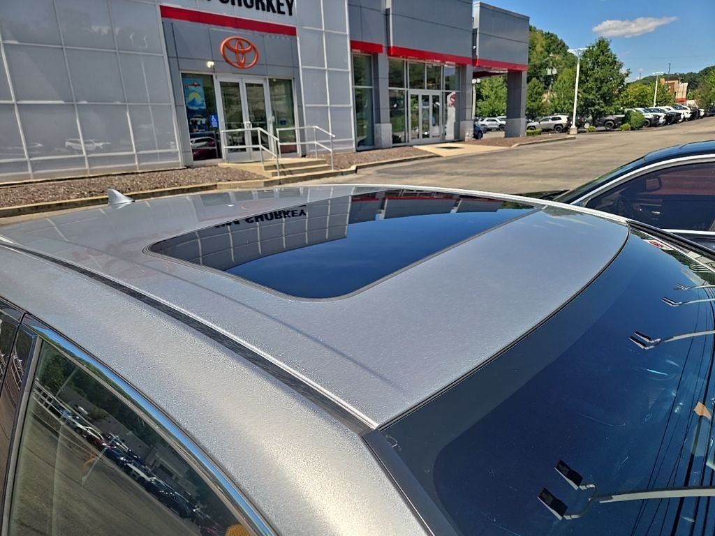 2021 Toyota Avalon Hybrid XSE