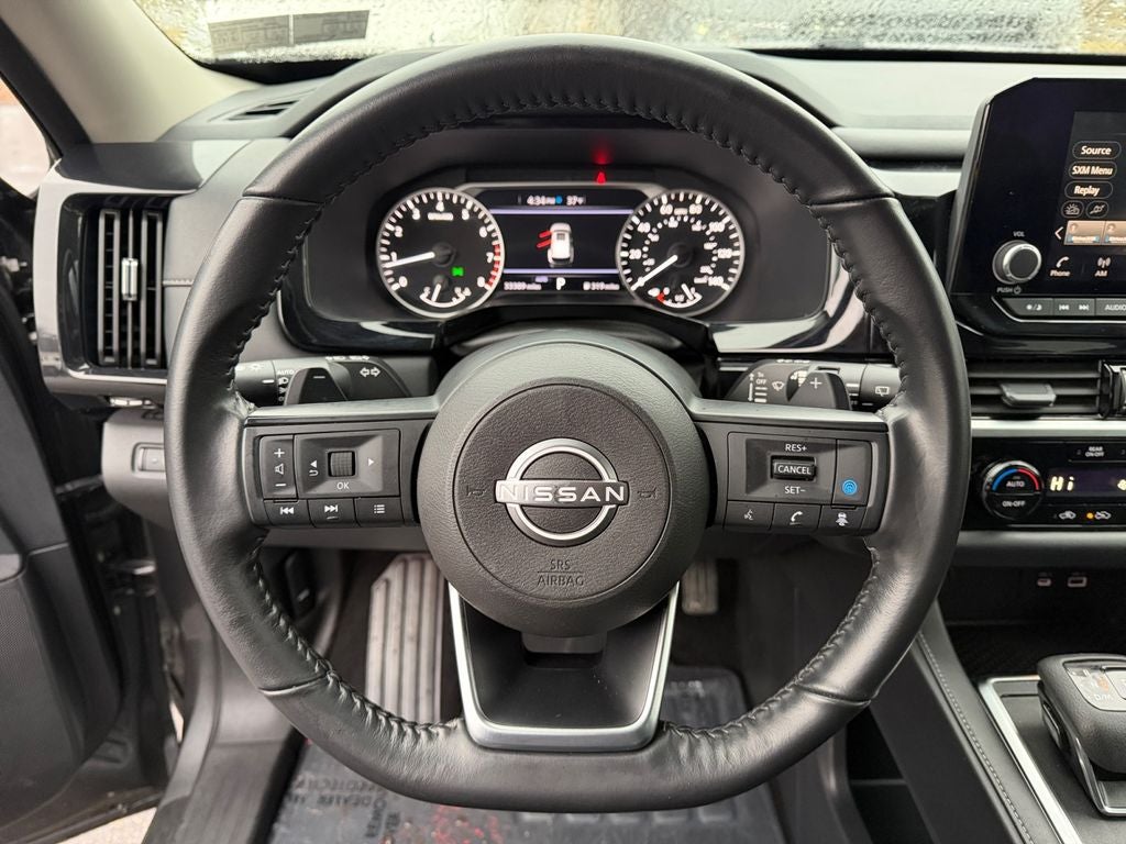 2024 Nissan Pathfinder SV