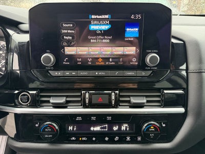 2024 Nissan Pathfinder SV