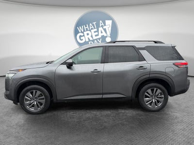 2024 Nissan Pathfinder SV