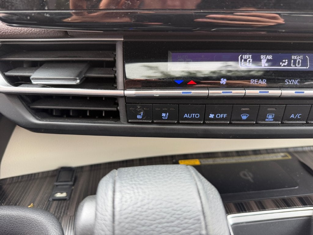 2021 Toyota Sienna Platinum 7 Passenger