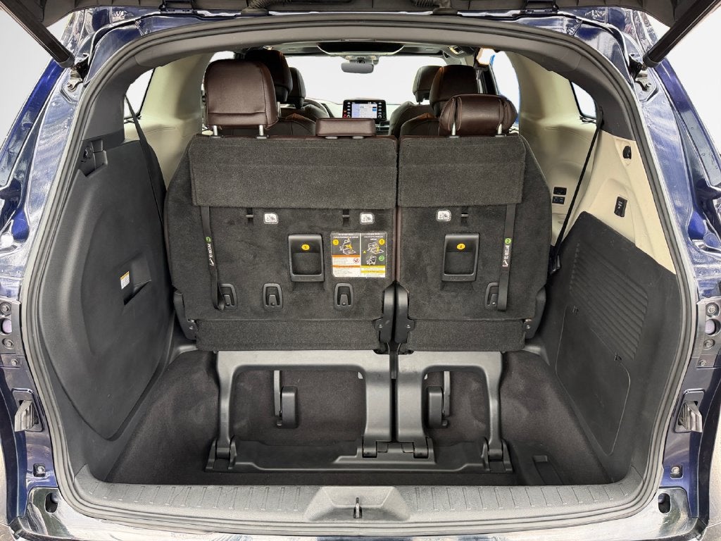 2021 Toyota Sienna Platinum 7 Passenger