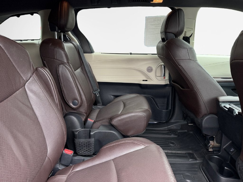 2021 Toyota Sienna Platinum 7 Passenger