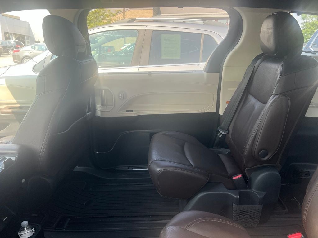 2021 Toyota Sienna Platinum 7 Passenger