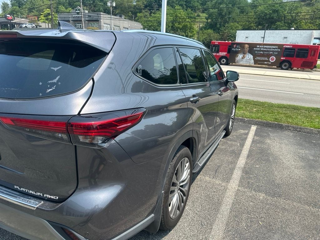 2022 Toyota Highlander Platinum