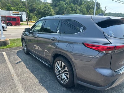 2022 Toyota Highlander Platinum
