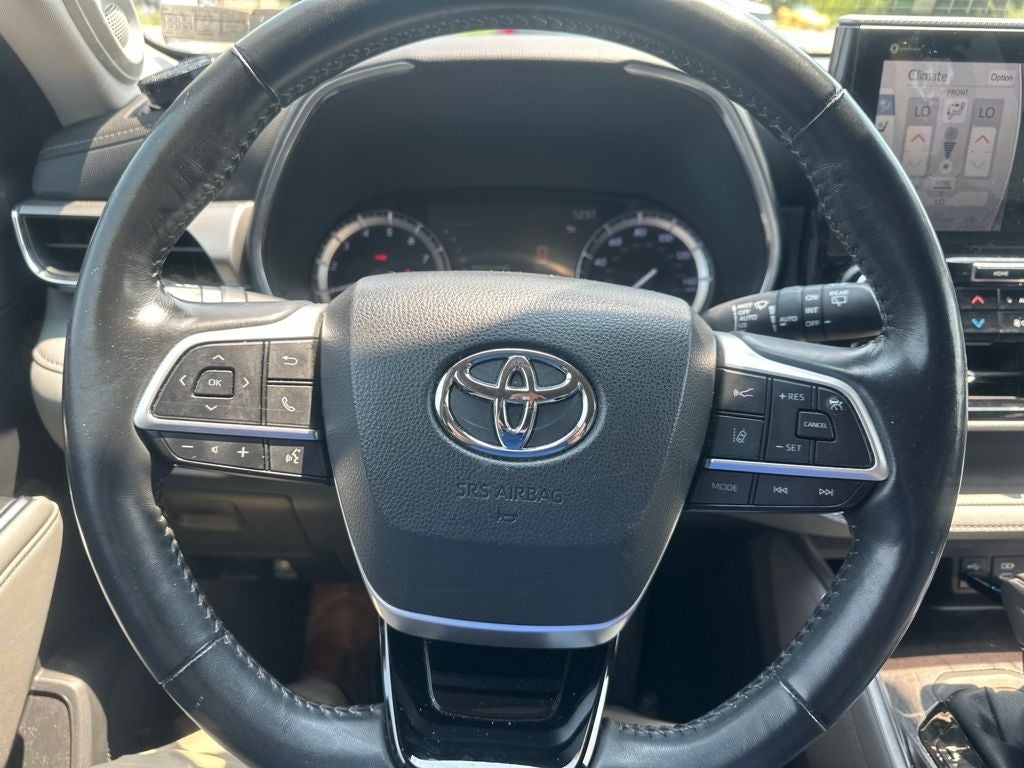 2022 Toyota Highlander Platinum