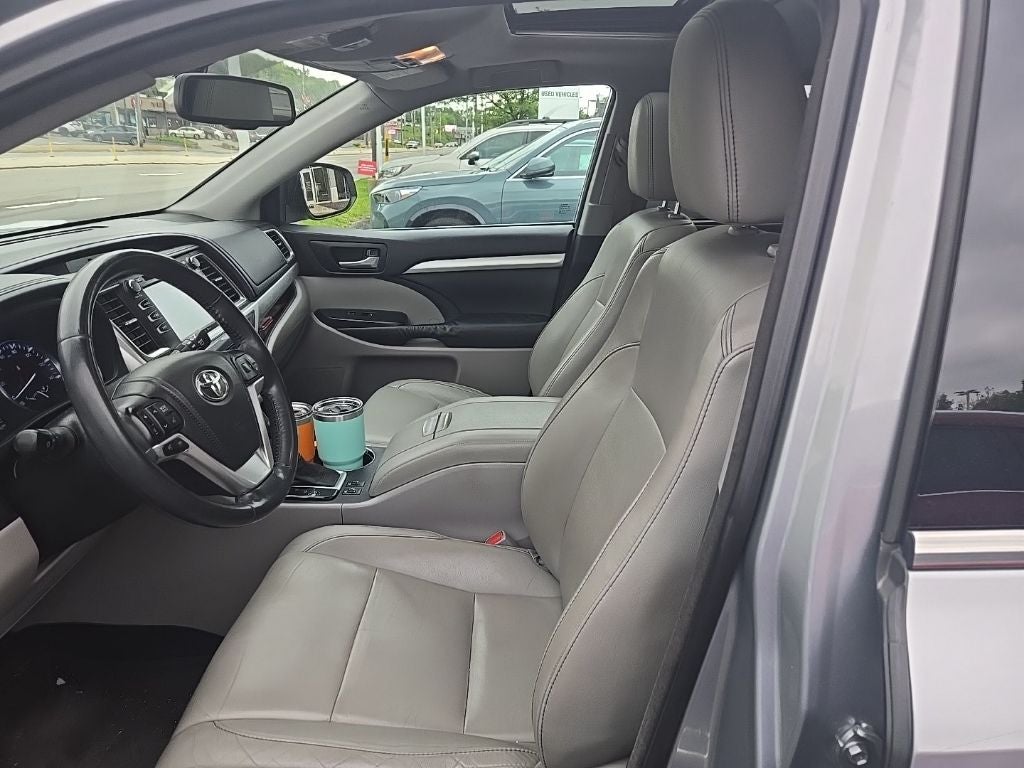 2014 Toyota HIGHLANDER XLE V6