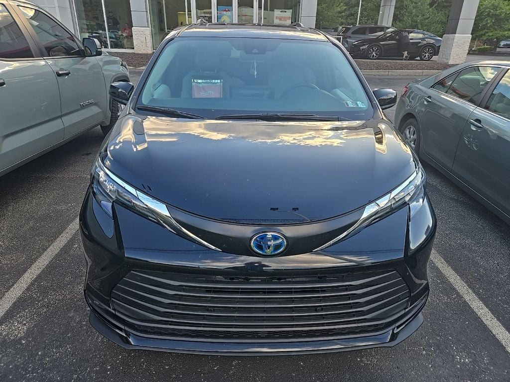 2025 Toyota Sienna XLE 7 Passenger