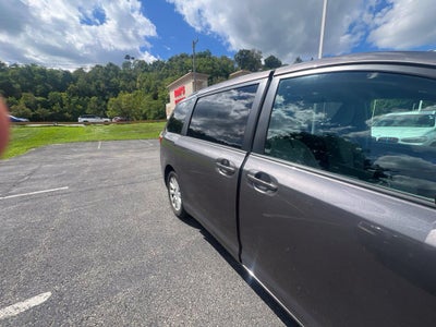 2017 Toyota Sienna LE 7 Passenger
