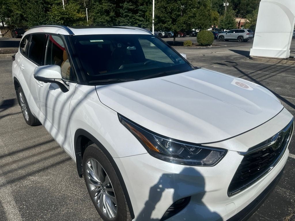 2023 Toyota Highlander Platinum