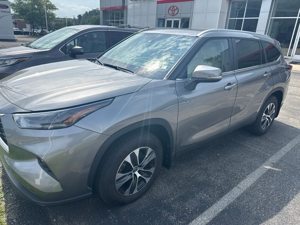 2025 Toyota Highlander XLE
