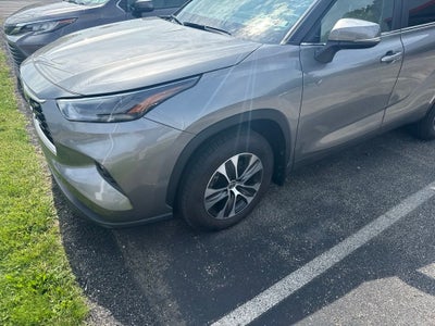 2025 Toyota Highlander XLE