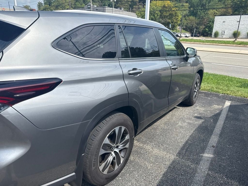 2025 Toyota Highlander XLE