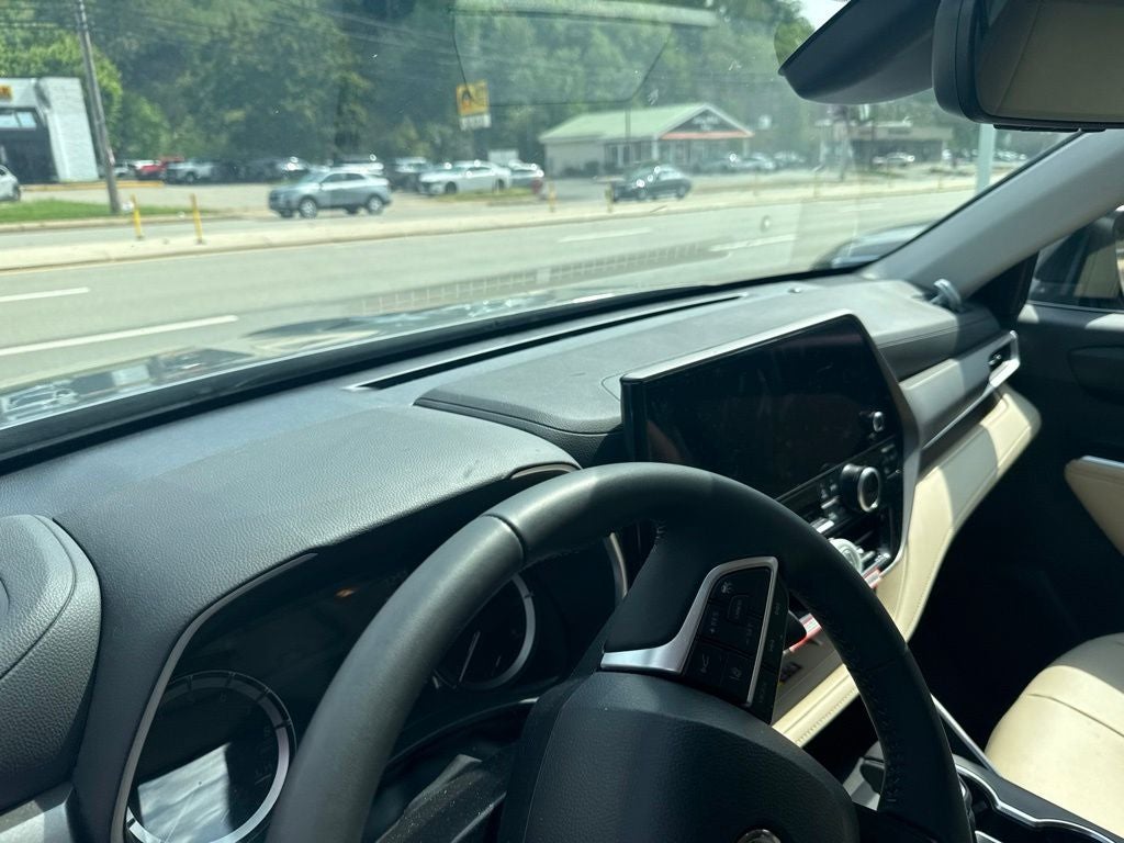 2025 Toyota Highlander XLE