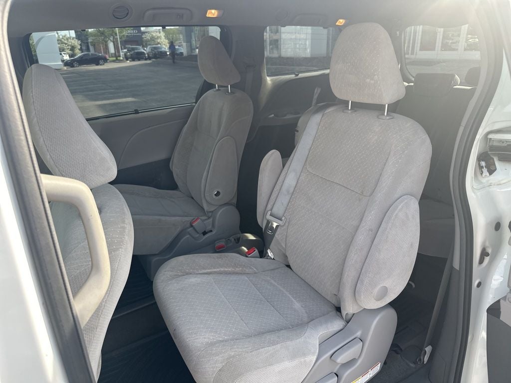 2017 Toyota Sienna LE 8 Passenger