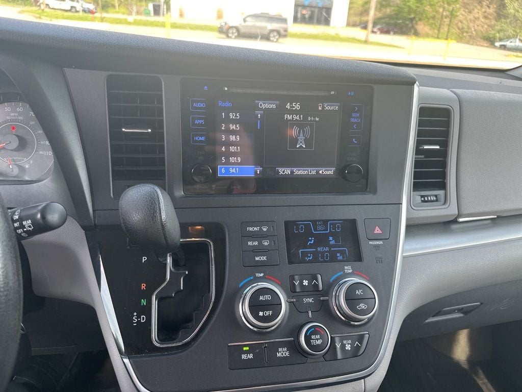 2017 Toyota Sienna LE 8 Passenger