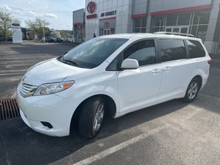 2017 Toyota SIENNA LE 3.5L LE 8 Passenger
