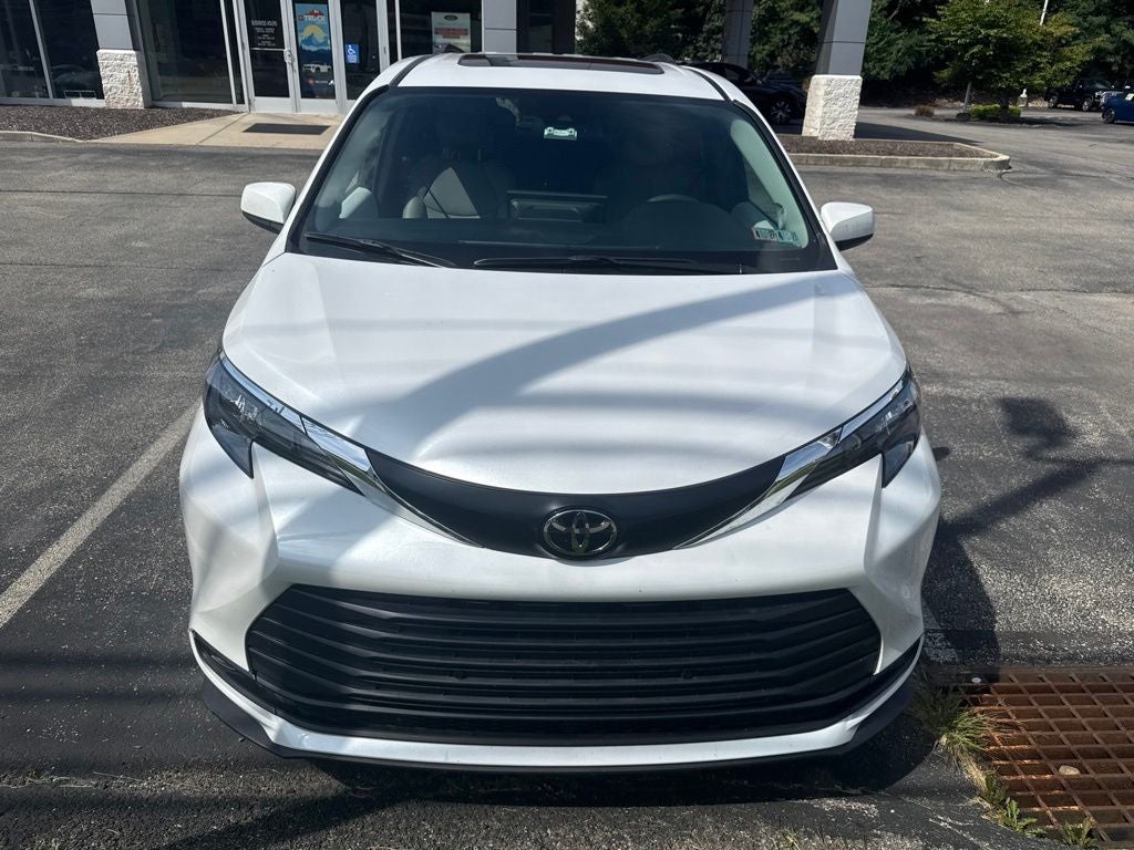 2026 Toyota Sienna XLE 7 Passenger