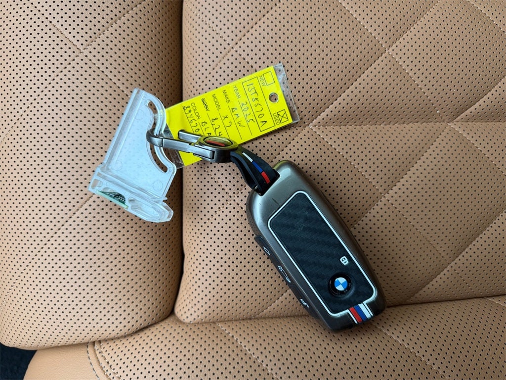 2025 BMW X7 xDrive40i