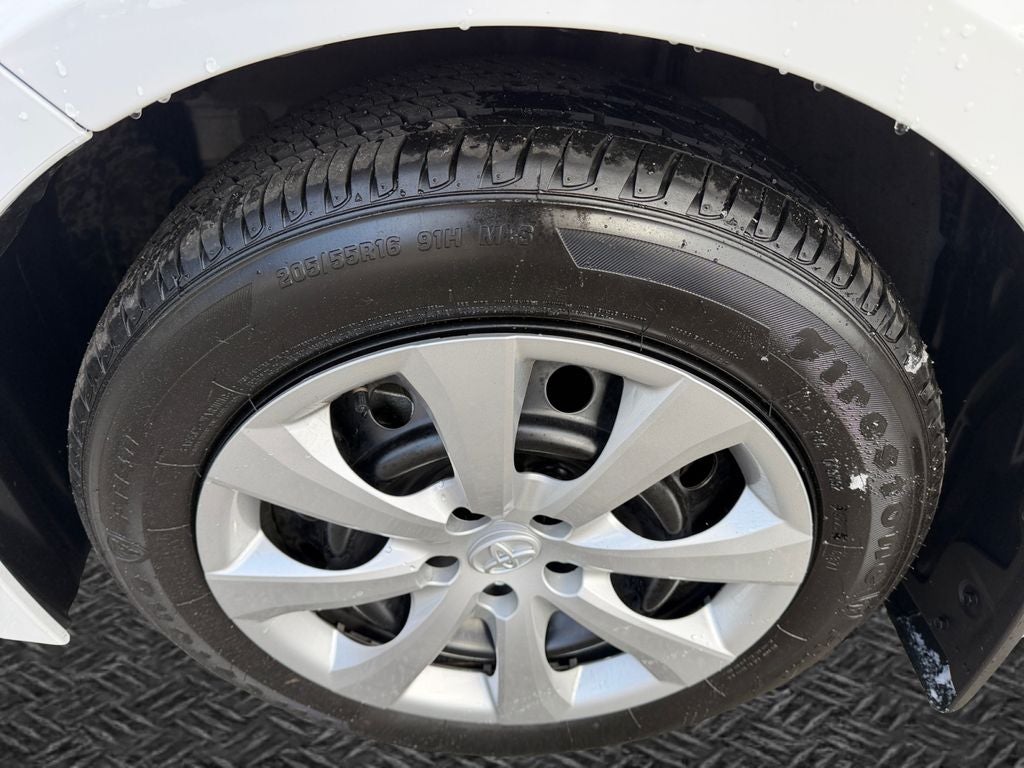 2026 Toyota COROLLA LE