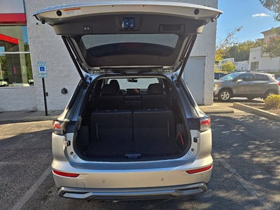 2025 Mitsubishi Outlander SE