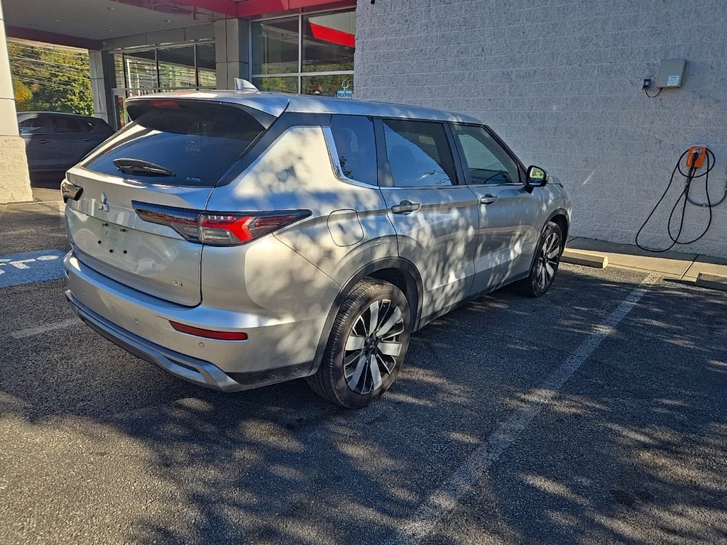 2025 Mitsubishi Outlander SE