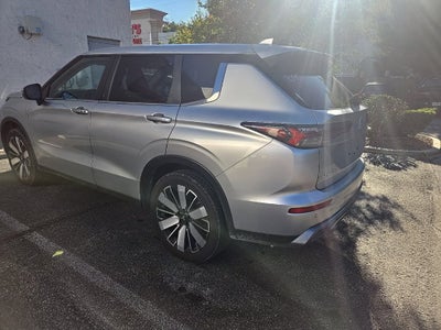 2025 Mitsubishi Outlander SE