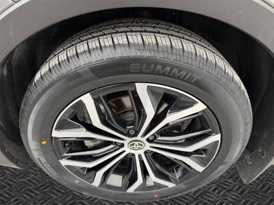 2024 Toyota CROWN XLE