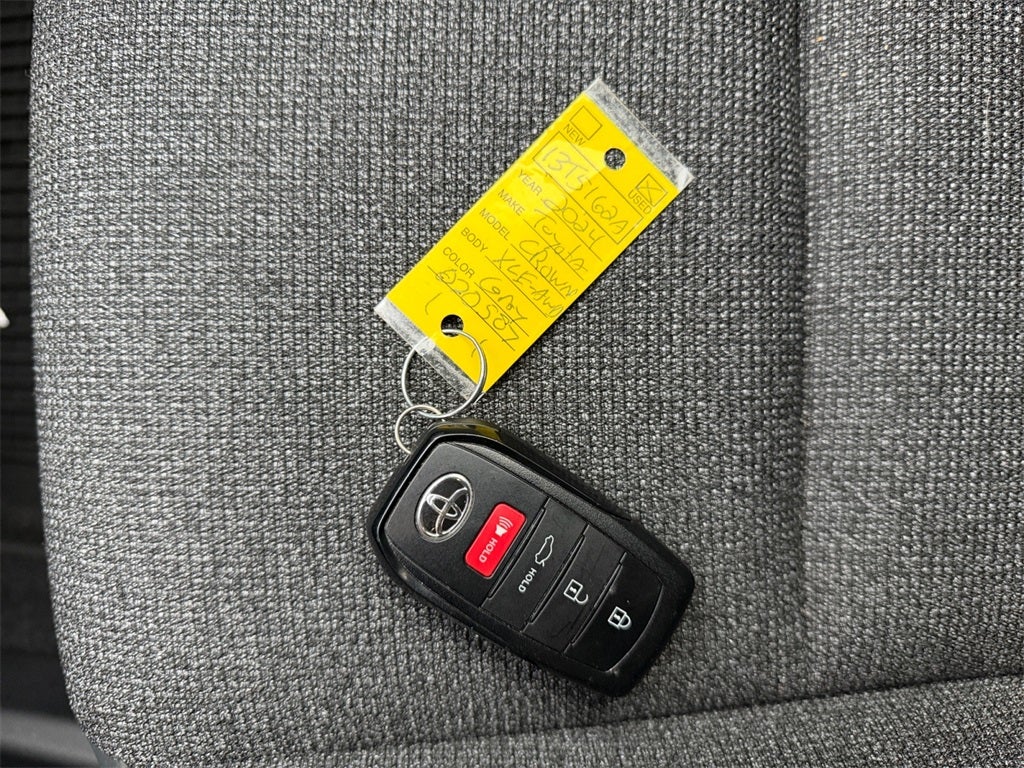 2024 Toyota CROWN XLE