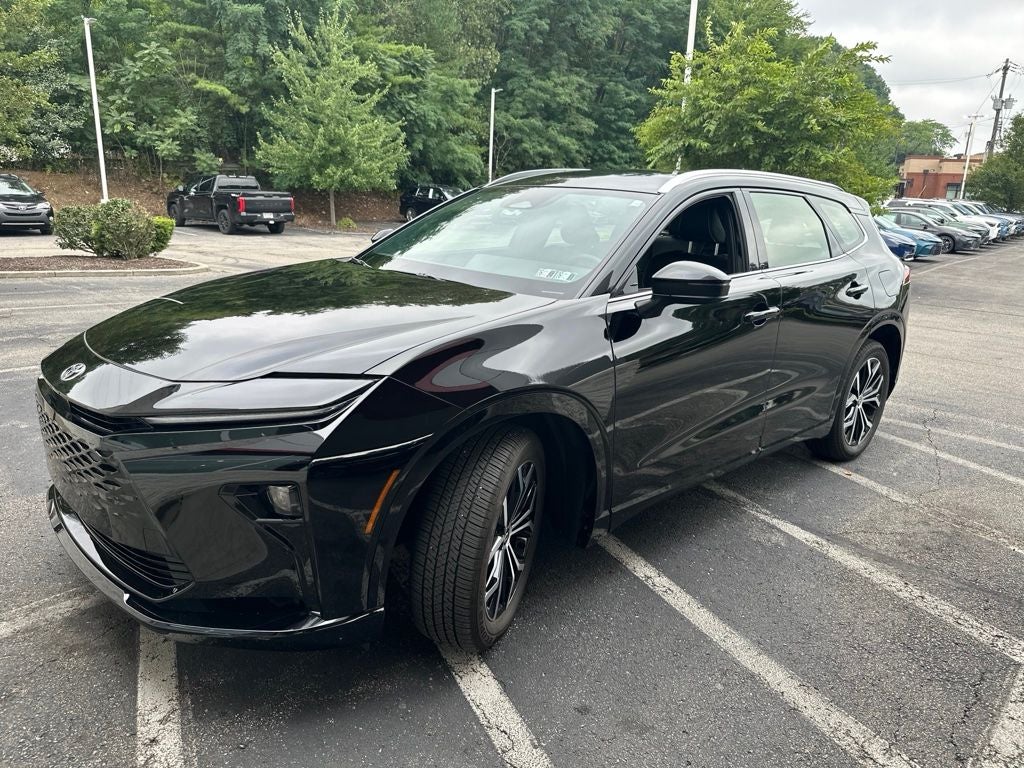 2025 Toyota Crown Signia XLE